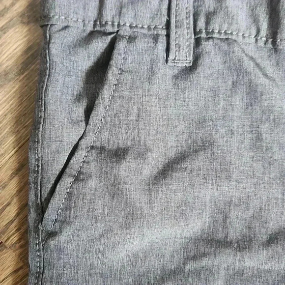 Boys Oshkosh Shorts - Size 5 - Picture 5 of 8